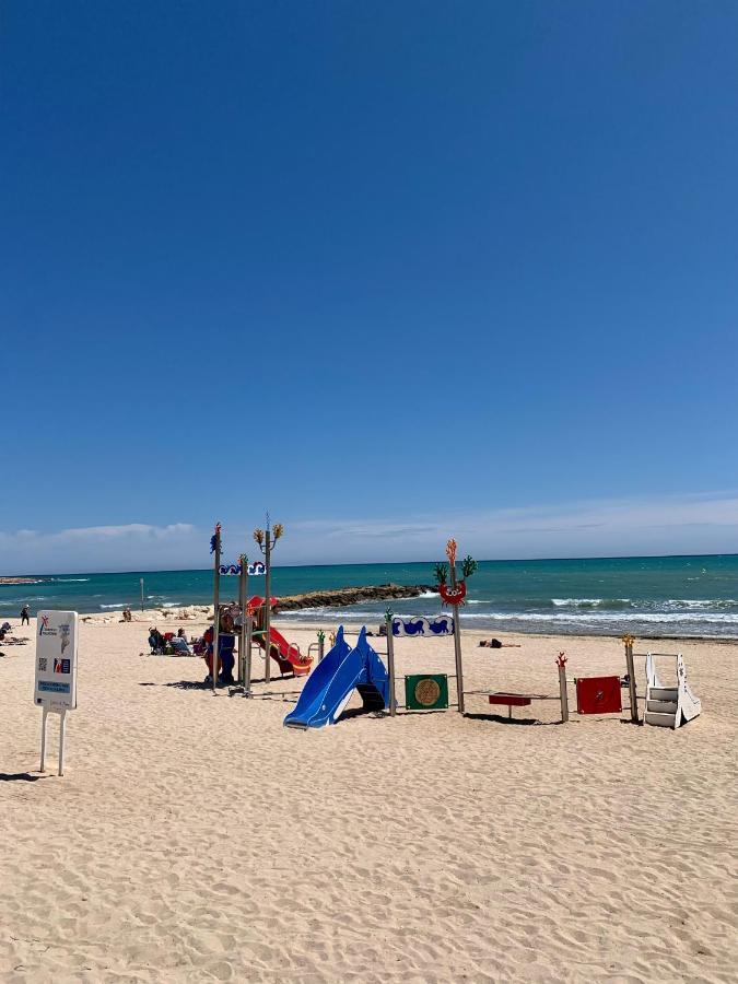 Sea View Apartment Torrevieja Buitenkant foto
